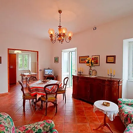 Rustic Charm In Liguria 2*